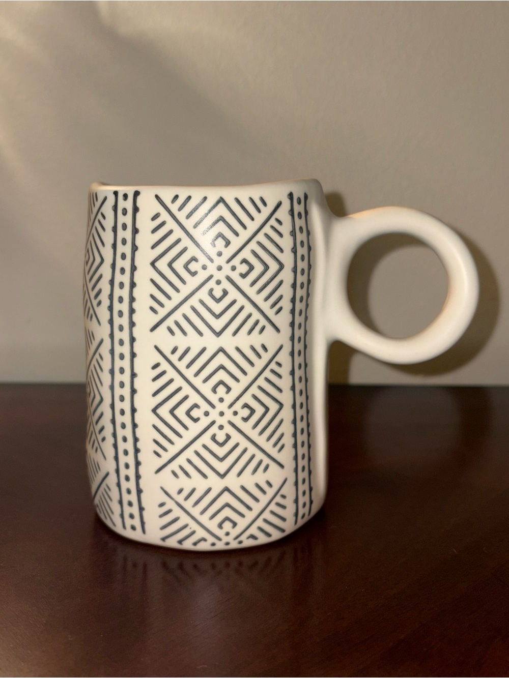 Geometric Pattern White Ceramic Mug with Gray Motif